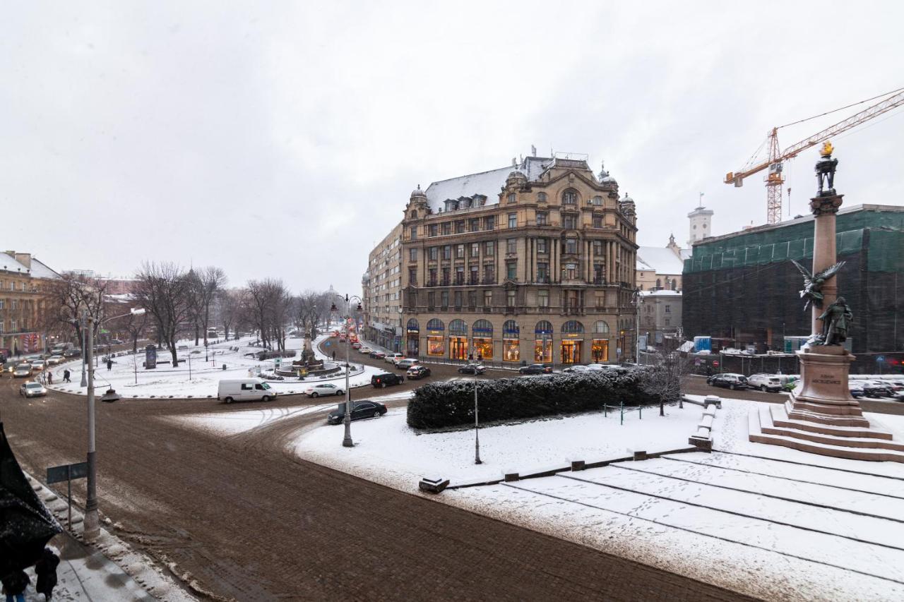 Romari Площа Міцкевича Lviv Bagian luar foto